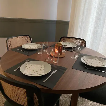 Bon Marche - Charming